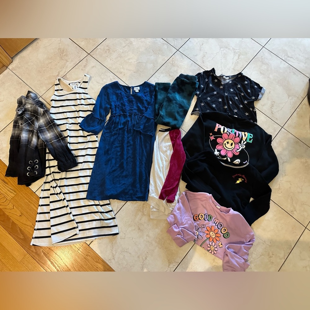 Kids clothing bundle size 8 9pcs